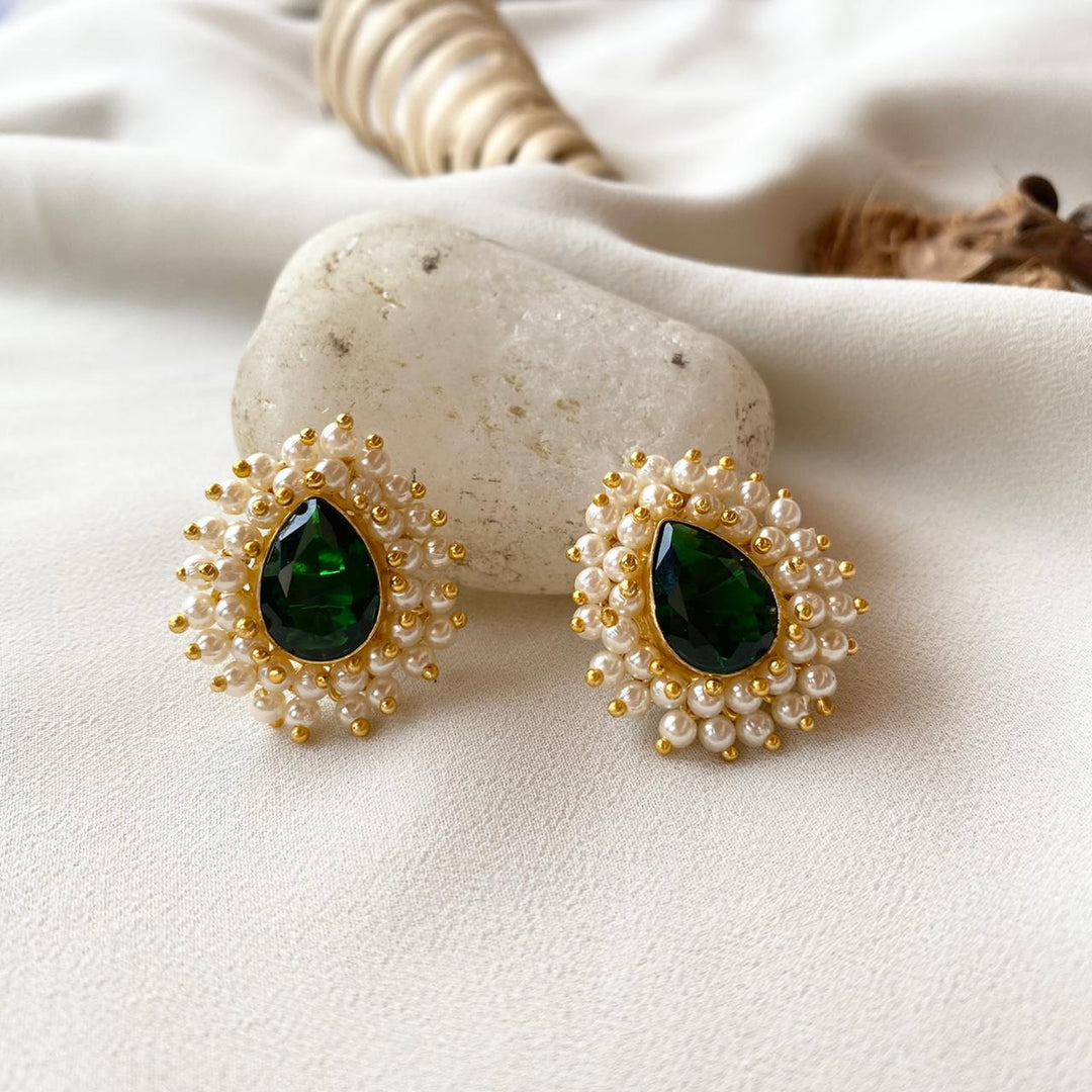 Queen Cluster Pearl Pear Stud