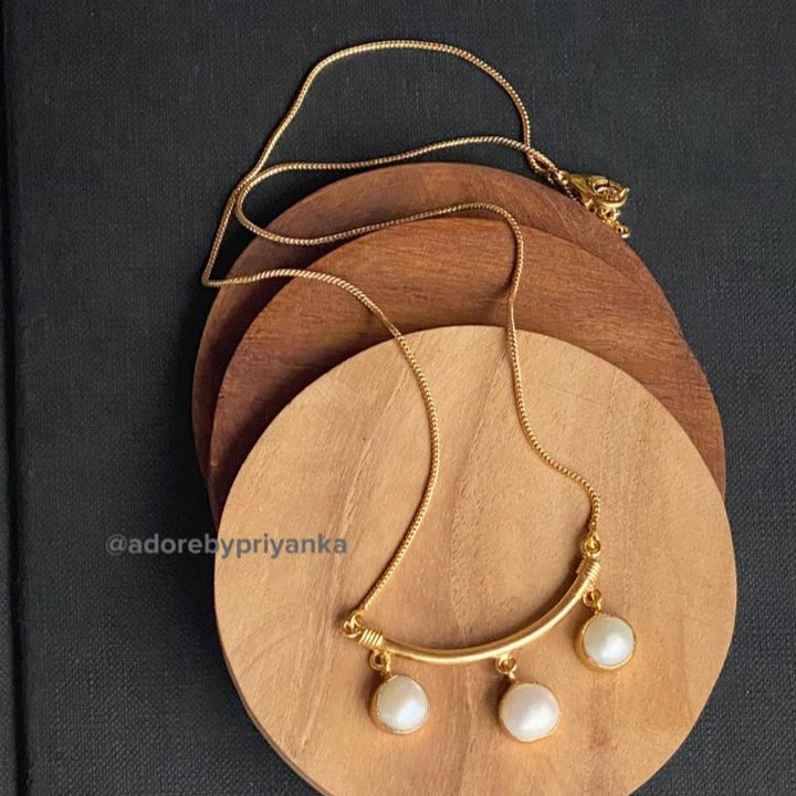 Moon Pearl Neckpiece