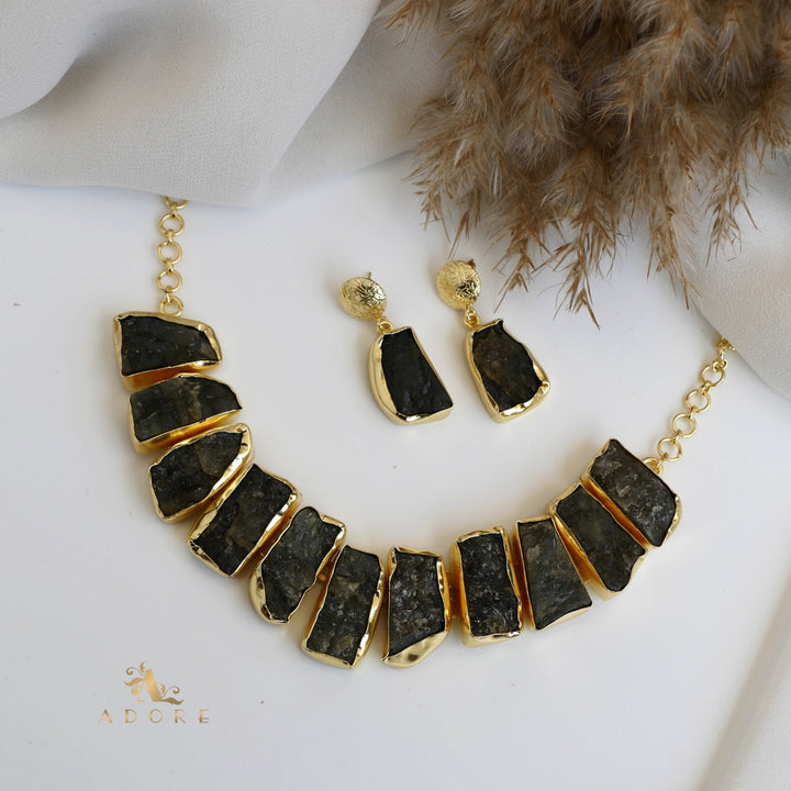 Raw Stone Hazel Neckpiece with Earring
