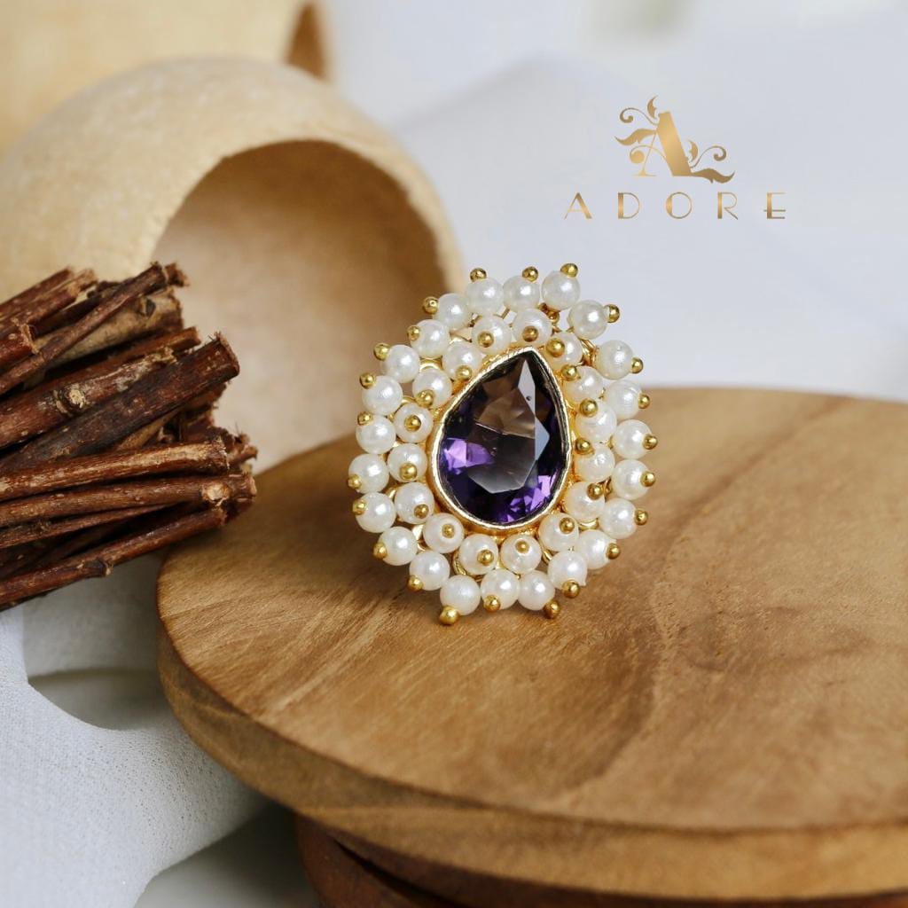 Lavika Glossy With Pearl Ring