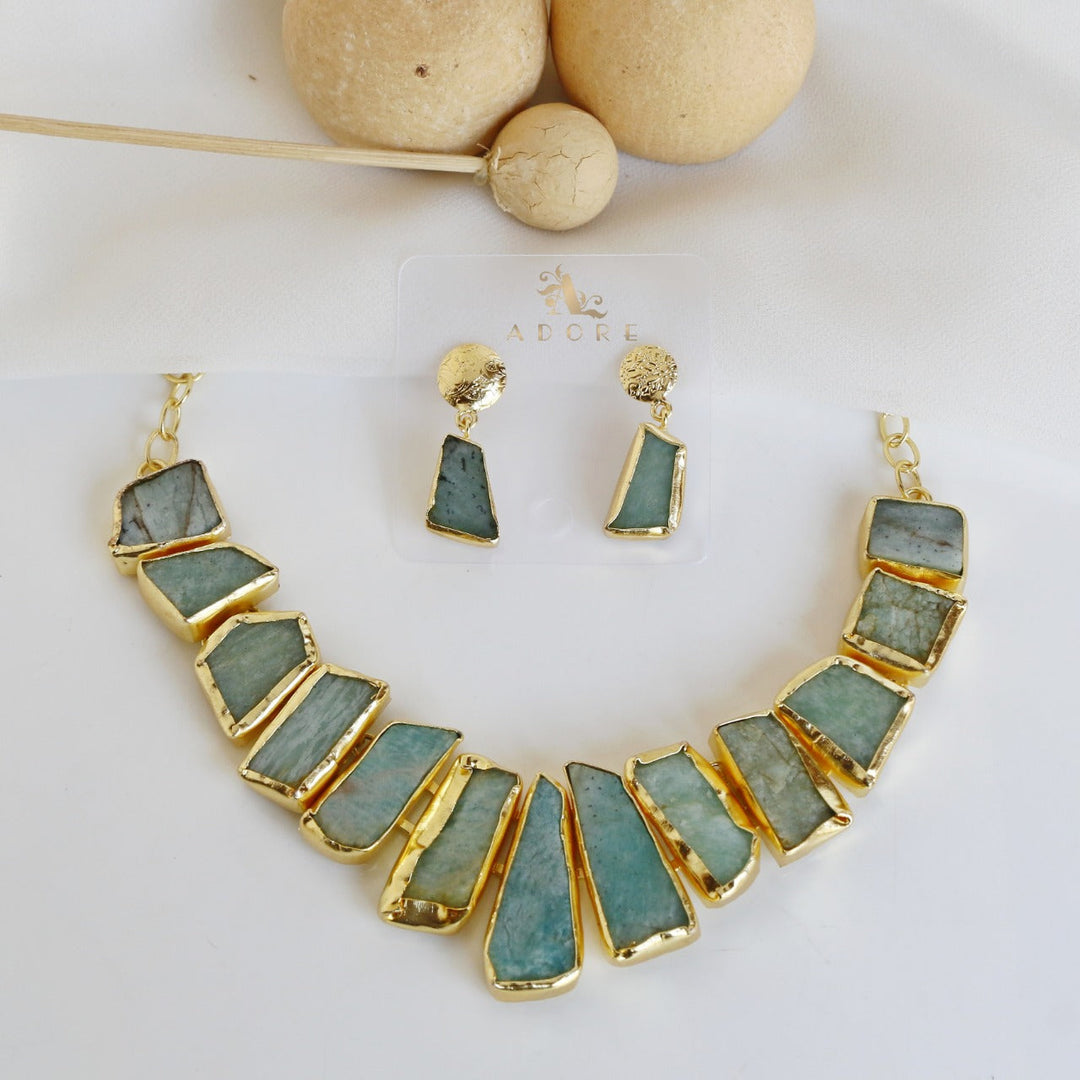Raw Stone Hazel Neckpiece with Earring