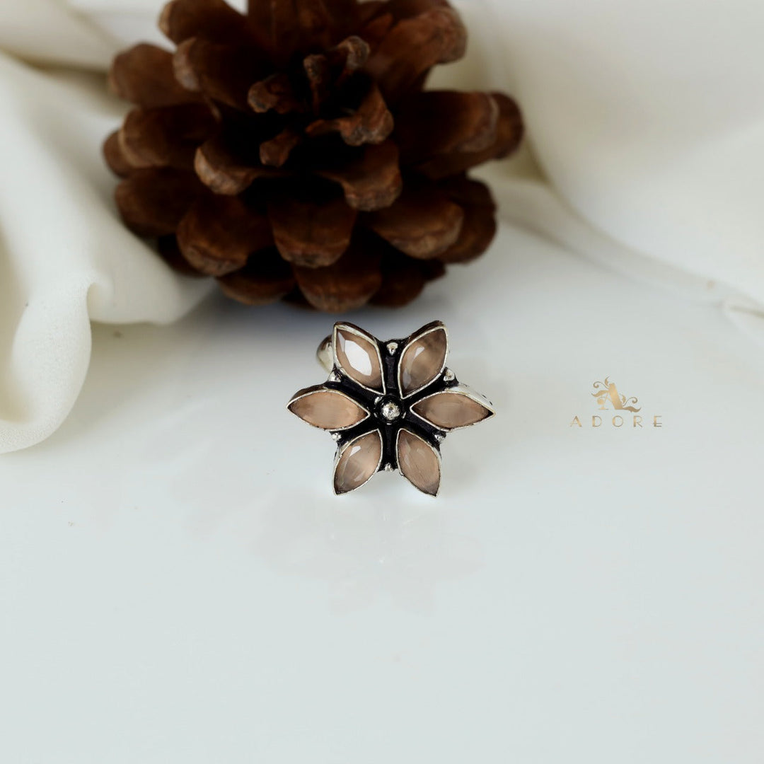 Flora Glossy Flower Ring