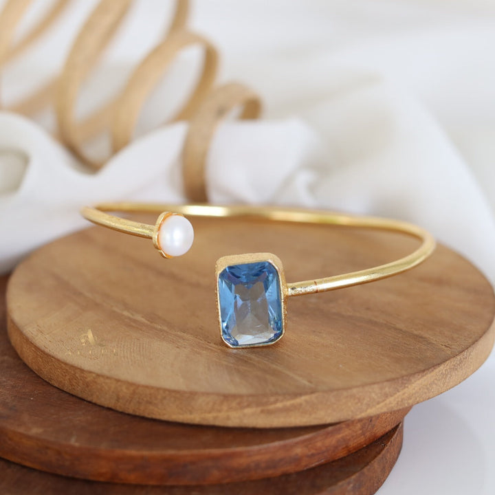 Lexi Square Glossy With Pearl Bracelet