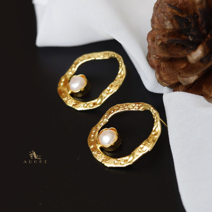 Tiffany Hammered Pearl Earring