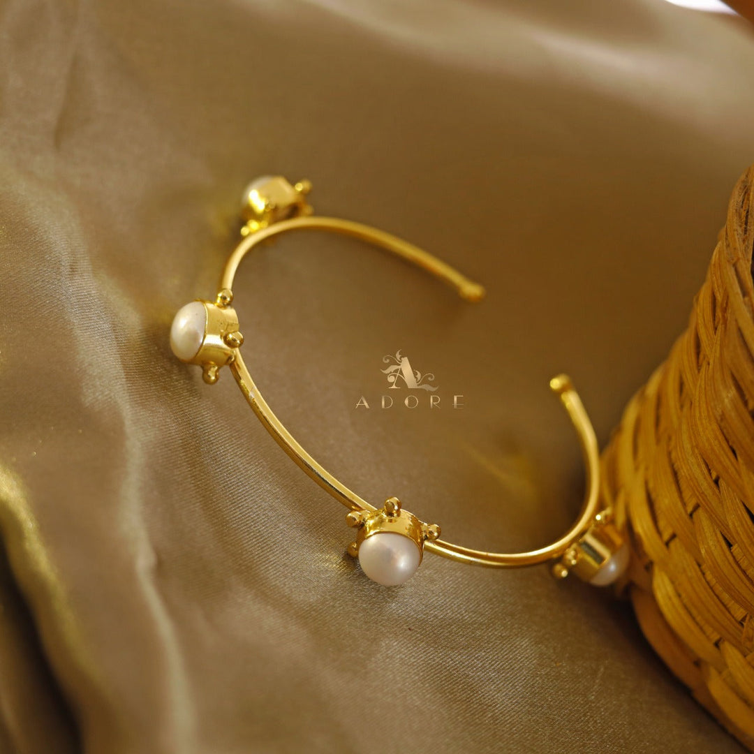 Baroona 4 Pearl Bangle