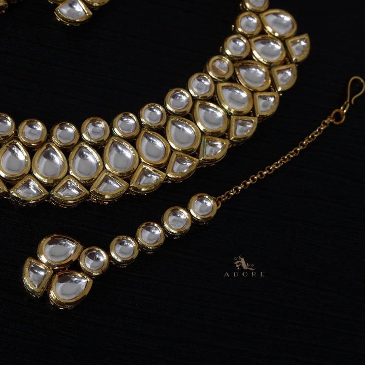 Vaijayanthi Kundan Neckpiece With Earring + Tikka