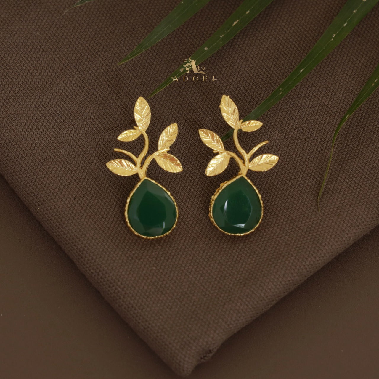 Ganya Golden Leafy Glossy Earring
