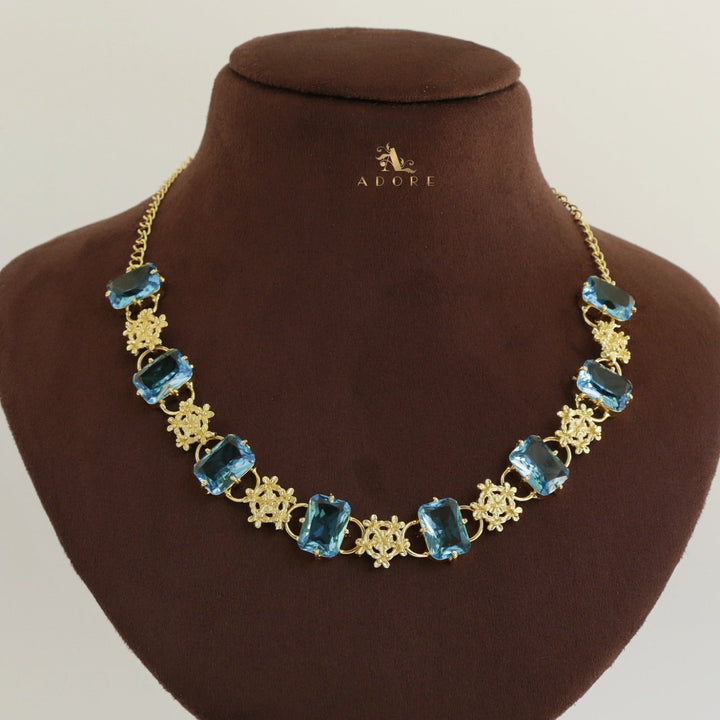 Nayara Elite Glossy Neckpiece With Earring