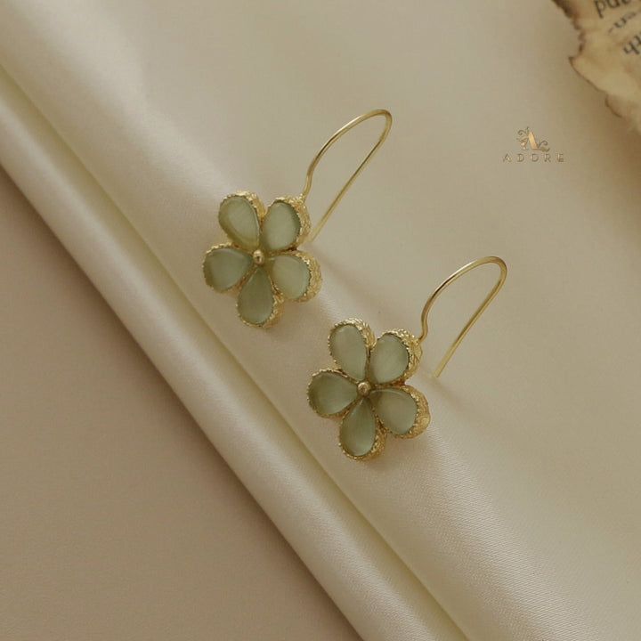 Toya Glossy Flower Drop