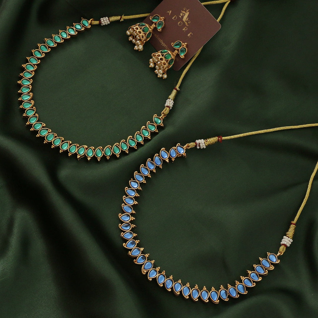 Yashwasi Reversible Neckpiece With Earring