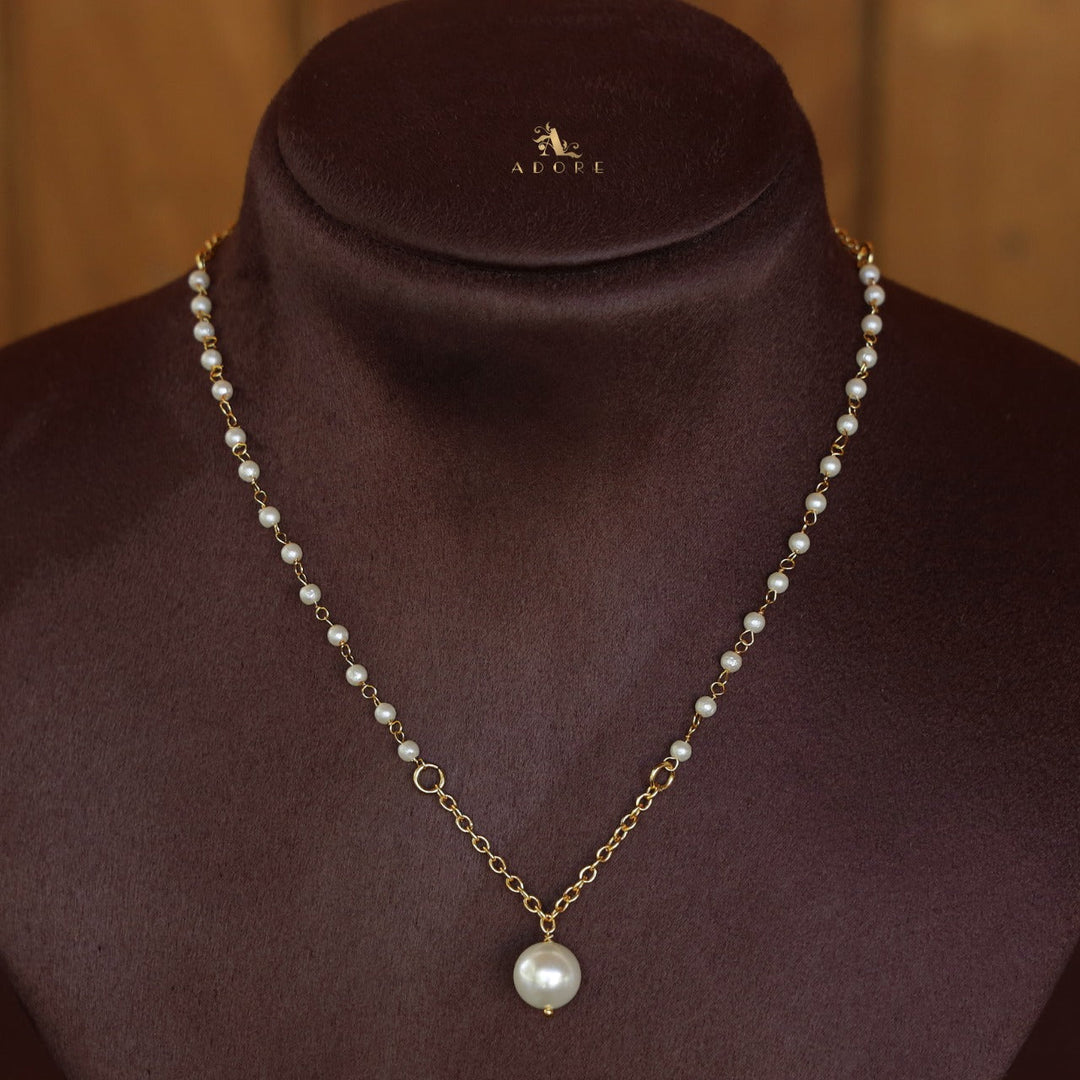 Nasmiya Pearl Neckpiece