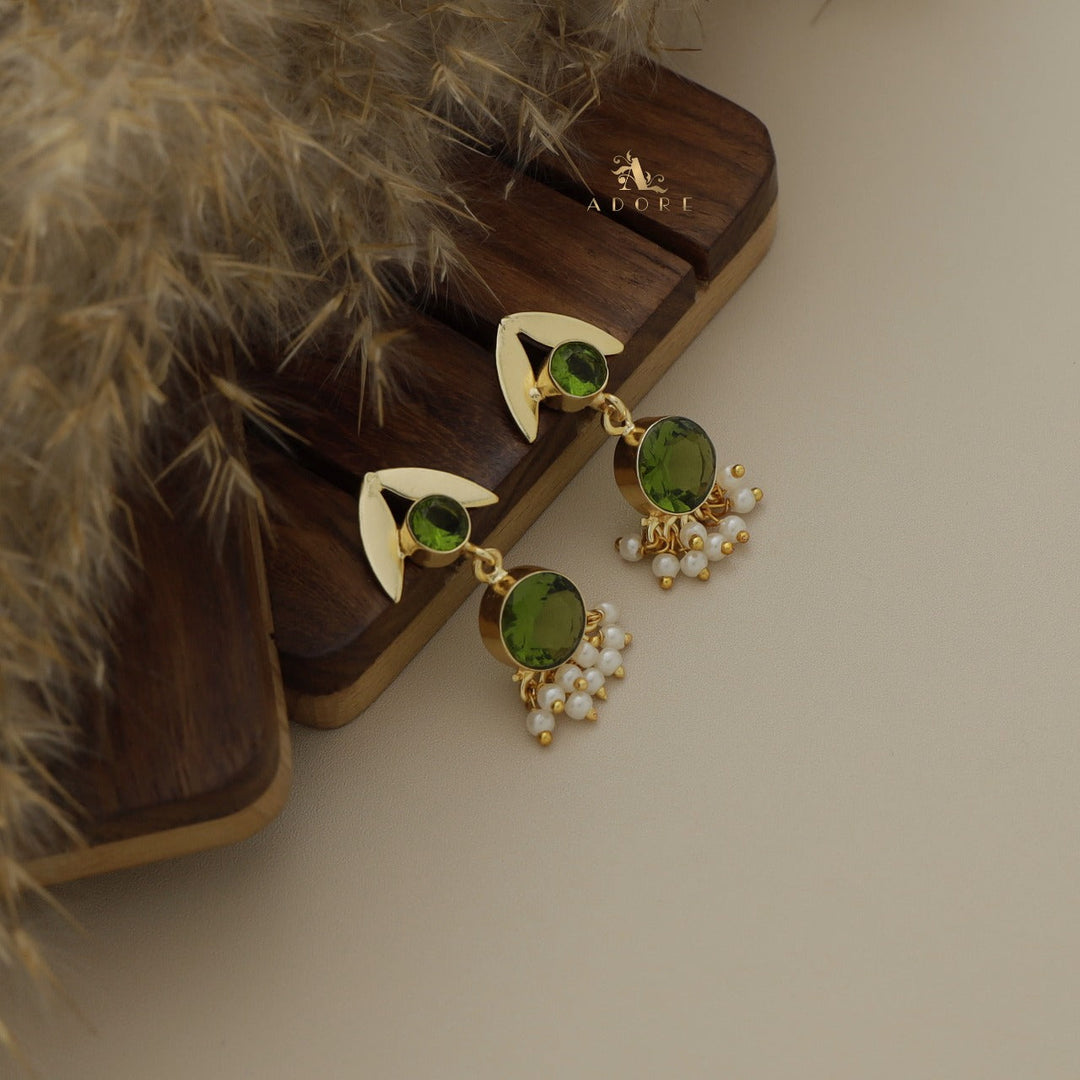 Yamika Leafy Round Glossy Pearl Earring