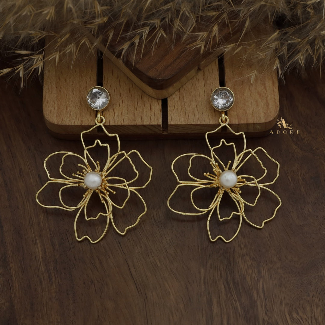 Glossy Rosline Flower Pearl Earring