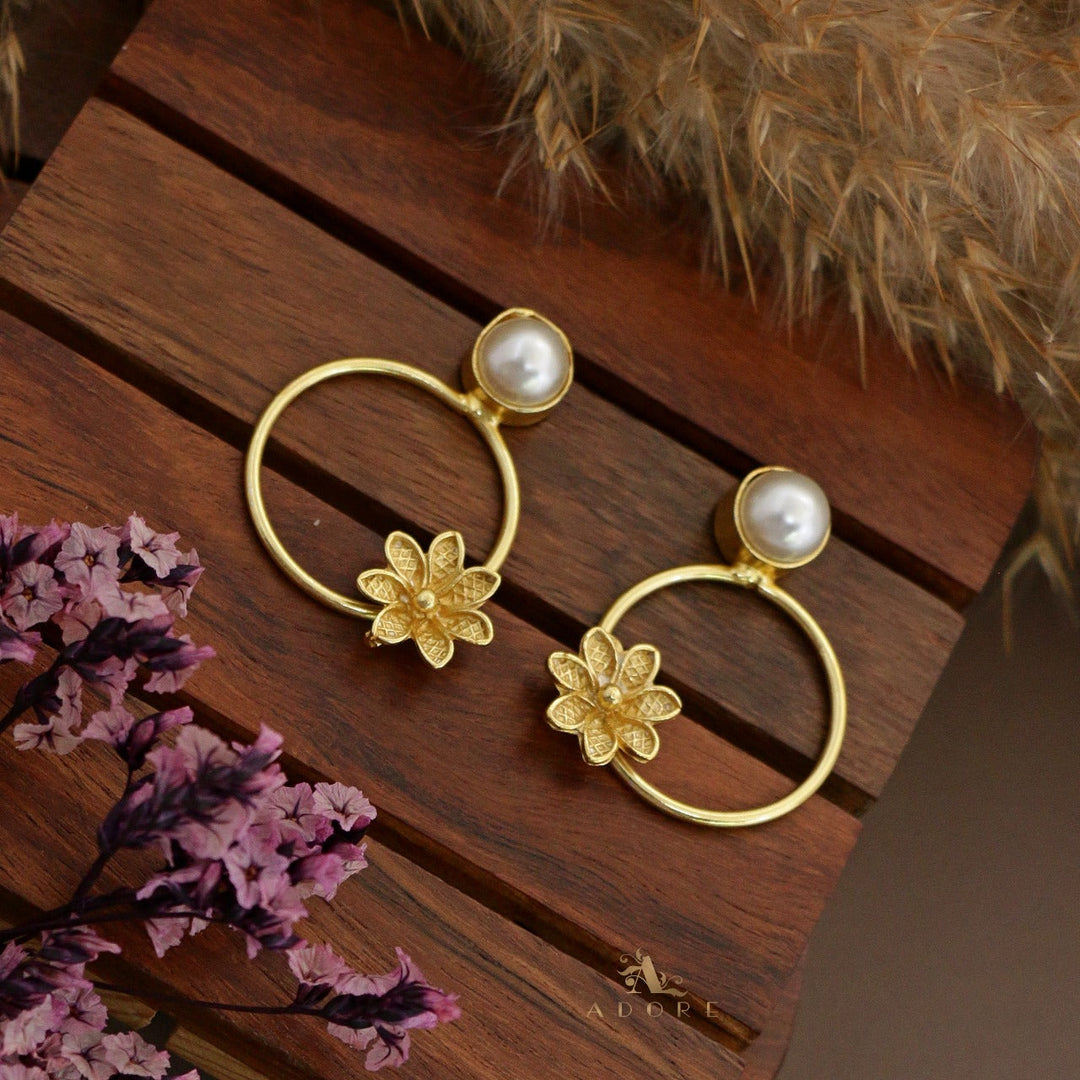 Mikhaza Flower Pearl Earring
