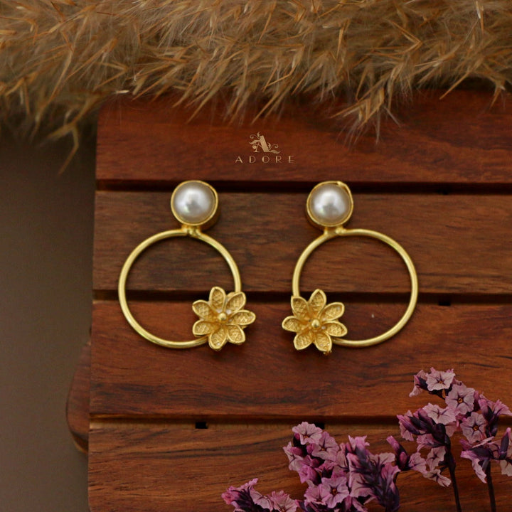 Mikhaza Flower Pearl Earring