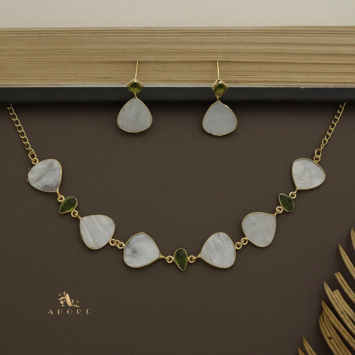 Taite MOP + Glossy Neckpiece With Earring