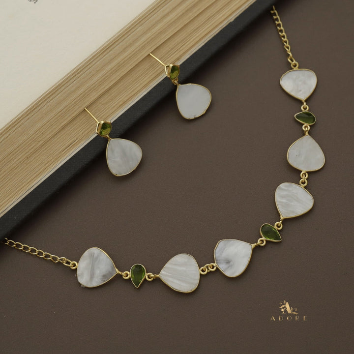 Taite MOP + Glossy Neckpiece With Earring