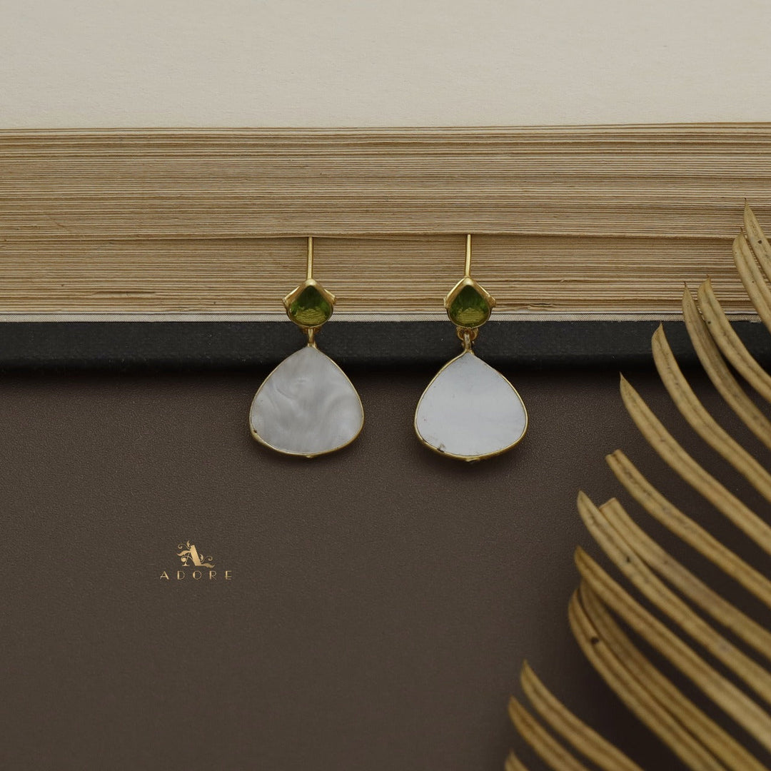 Taite MOP + Glossy Neckpiece With Earring