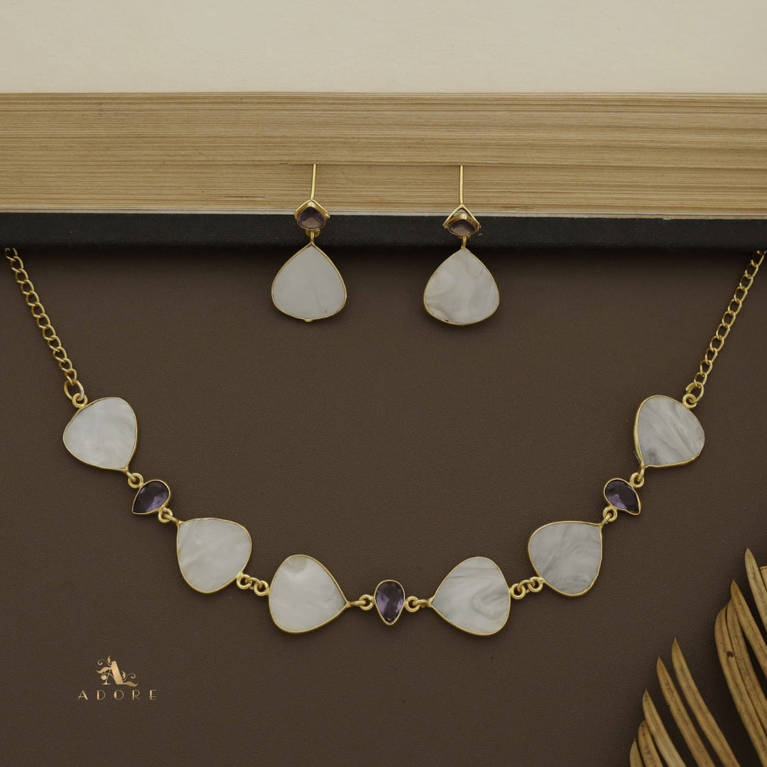 Taite MOP + Glossy Neckpiece With Earring