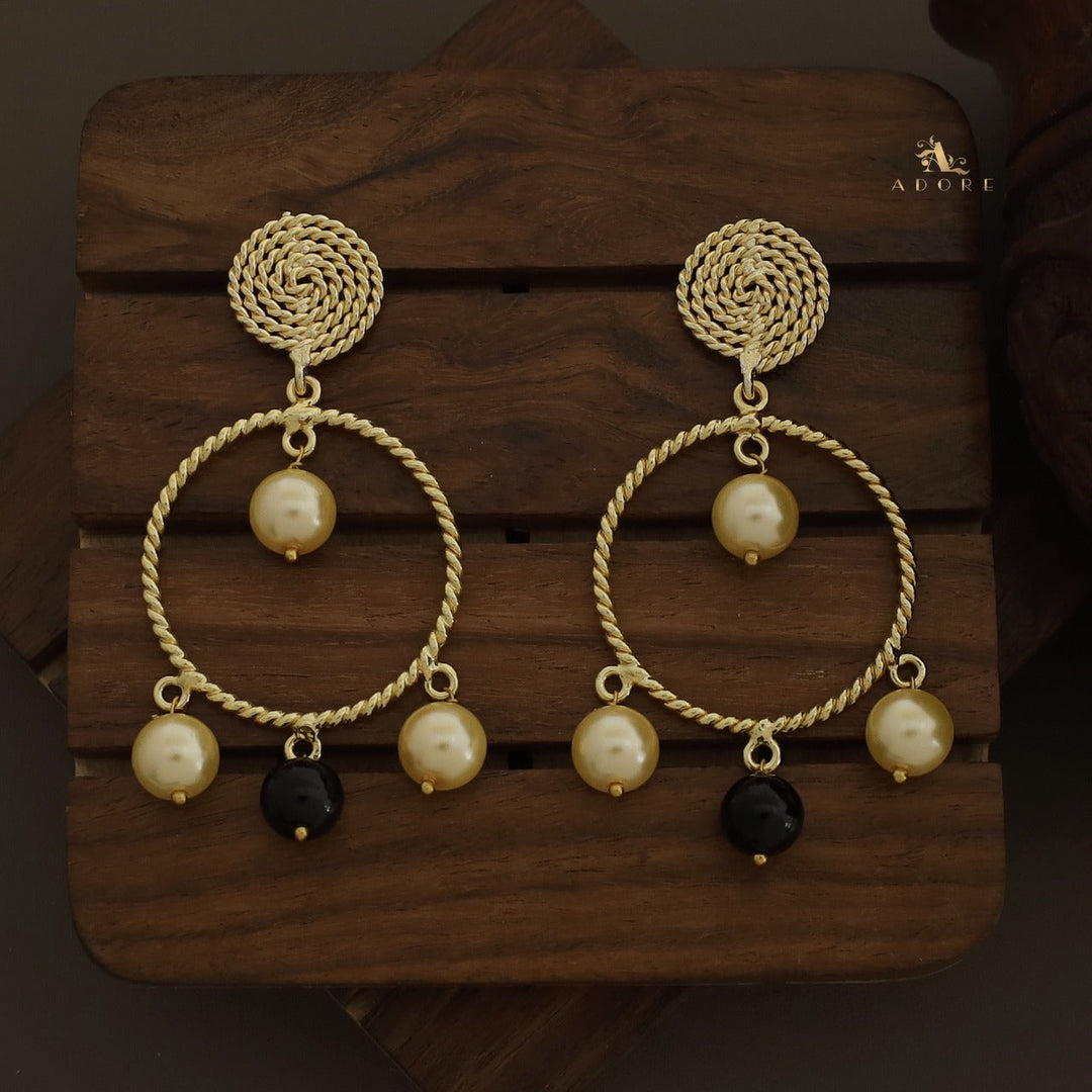 Twisted Round Pearls Earring