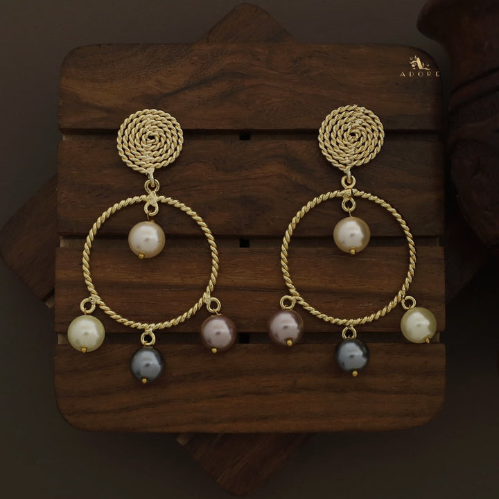 Twisted Round Pearls Earring