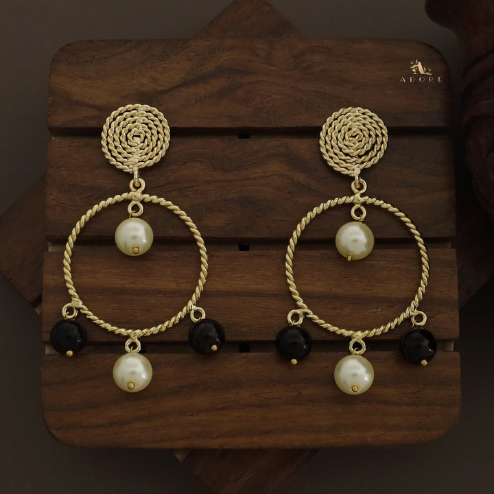 Twisted Round Pearls Earring