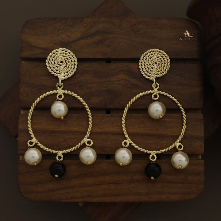 Twisted Round Pearls Earring