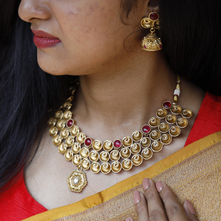 Subadhrini Gold Neckpiece With Jhumka