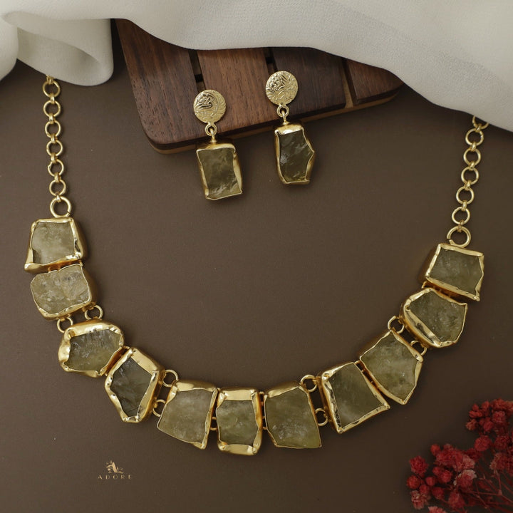 Raw Stone Hazel Neckpiece with Earring