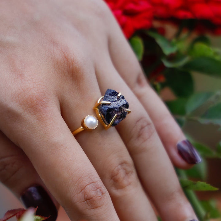 Ena Dyed Stone Plus Mini Pearl Ring