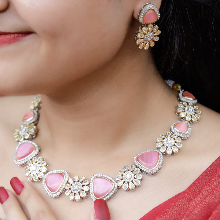 Theerdha Dual Tone Neckpiece With Earring