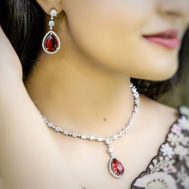 Silver Mirielle Glossy Drop Neckpiece With Earring