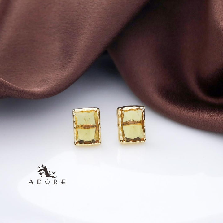 Evana Glossy Rectangle Stud