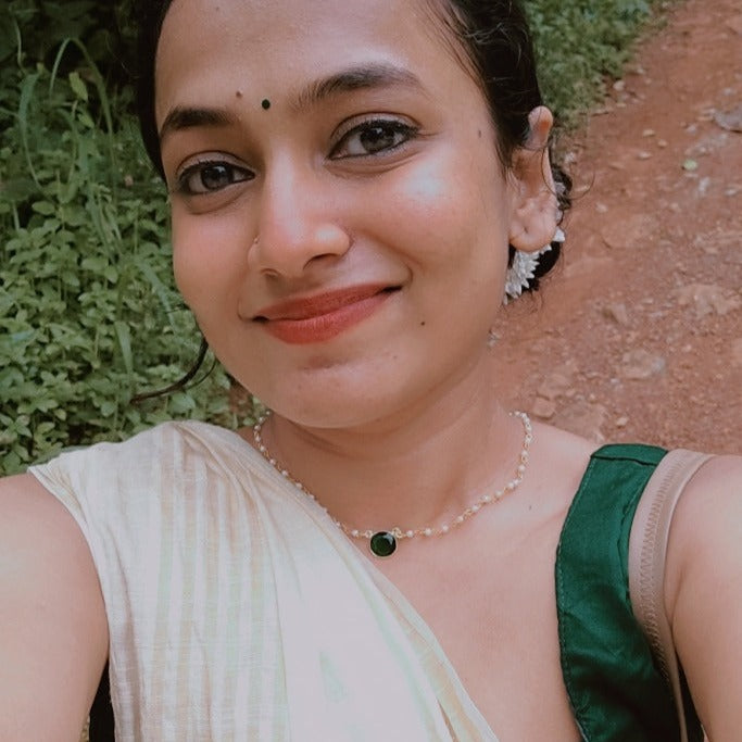 Nasmiya Round Neckpiece