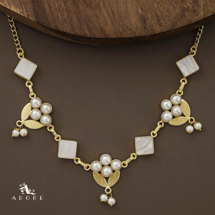 Zenita Diamond Glossy  Pearl Choker