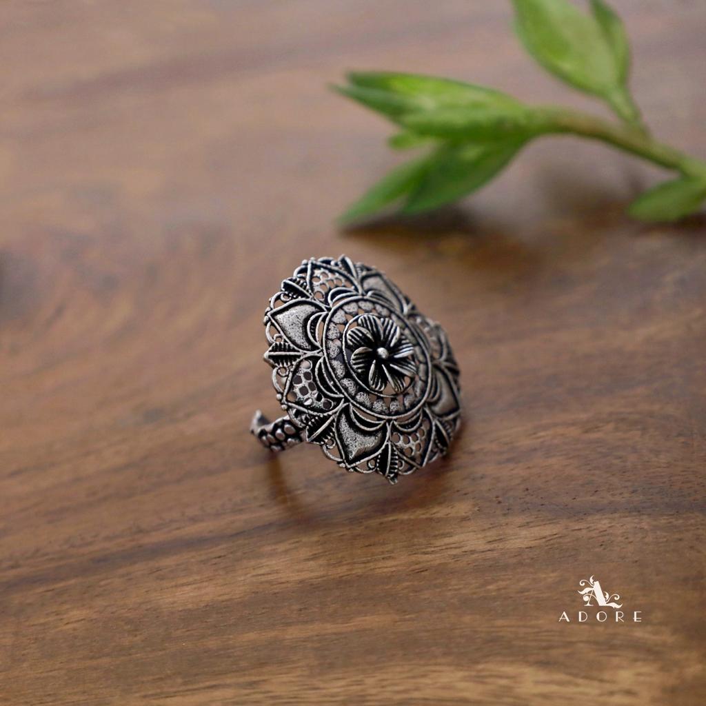 Beyza Round Flower Ring