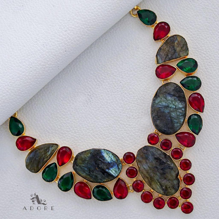 Dadhija Neckpiece