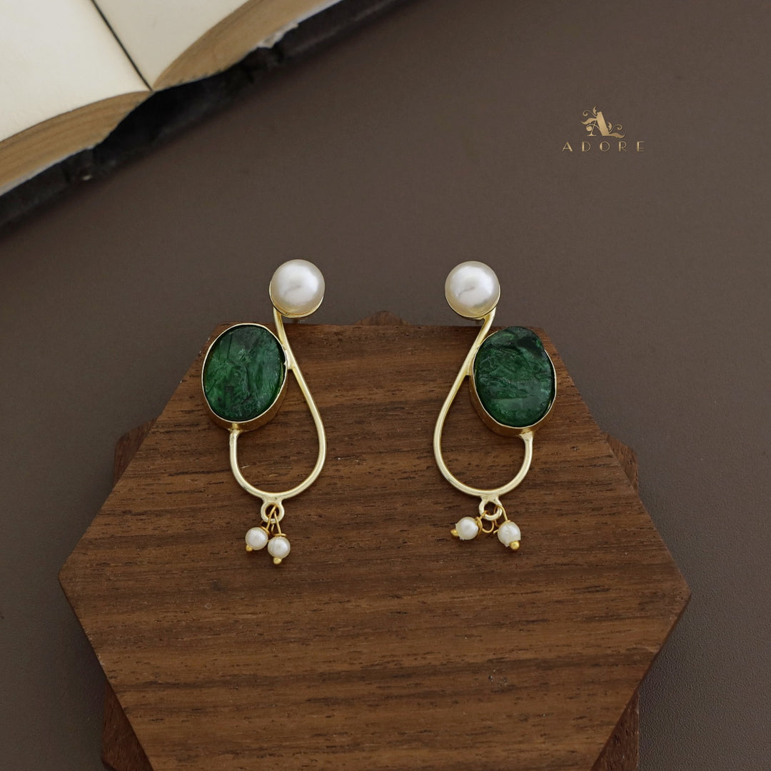 Alani Pearl Oval Earring (Dyed Stone)