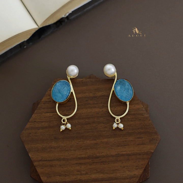 Alani Pearl Oval Earring (Dyed Stone)