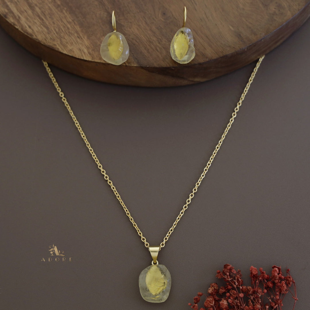 Tordis Raw Stone + Dyed Long Neckpiece With Drop