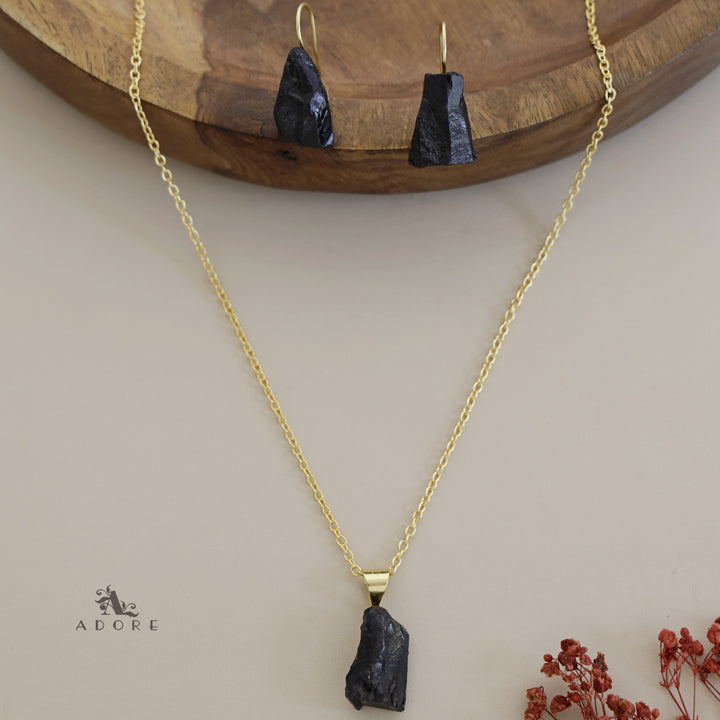 Tordis Raw Stone + Dyed Long Neckpiece With Drop