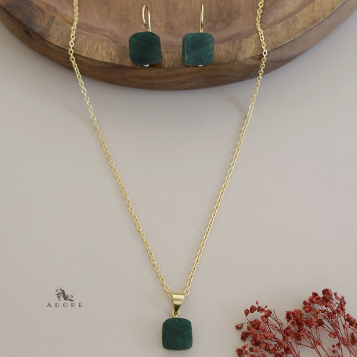Tordis Raw Stone + Dyed Long Neckpiece With Drop