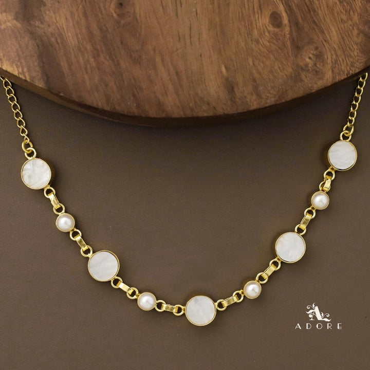 Digna Druzy 5 Stone Pearl Short Neckpiece