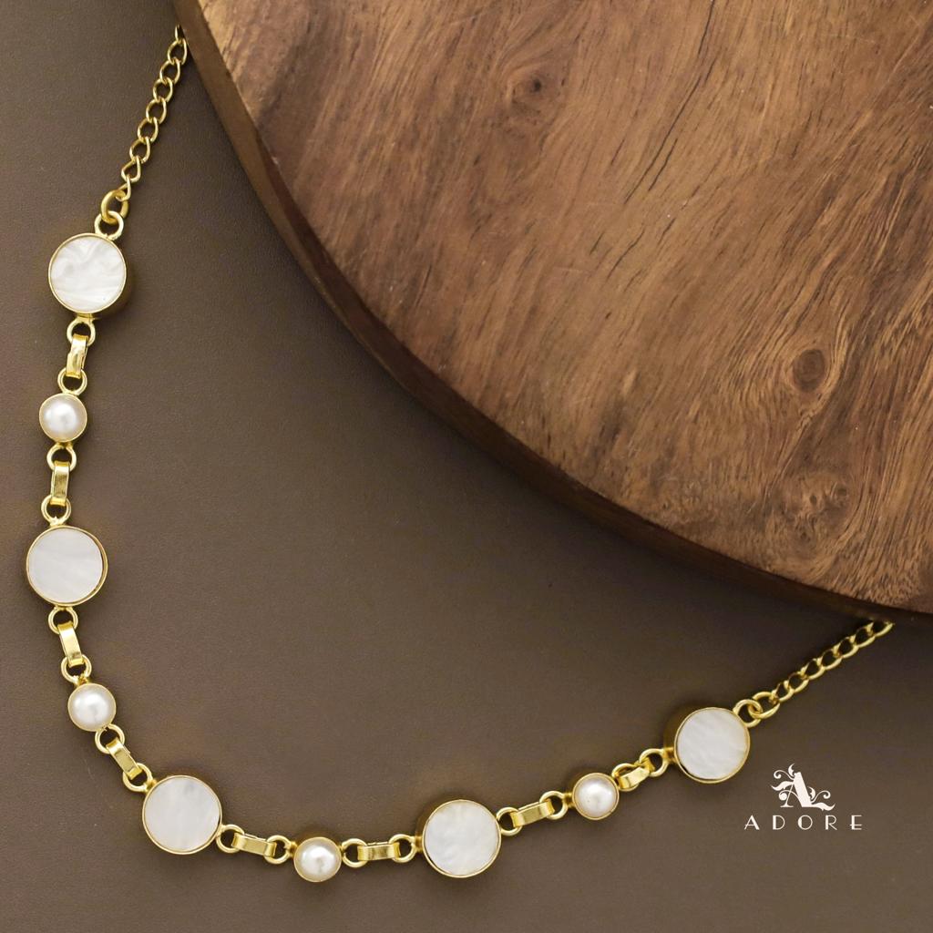 Digna Druzy 5 Stone Pearl Short Neckpiece