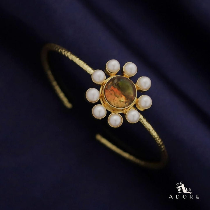 Textured Glossy Round Pearl Flower Bangle