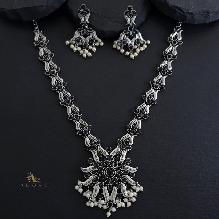 Aadarsha Neckpiece With Earring