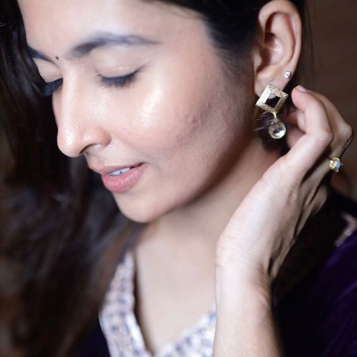 Golden Textured Diamond And Glossy Drop Earring