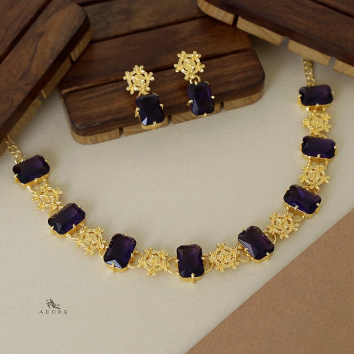 Nayara Elite Glossy Neckpiece With Earring