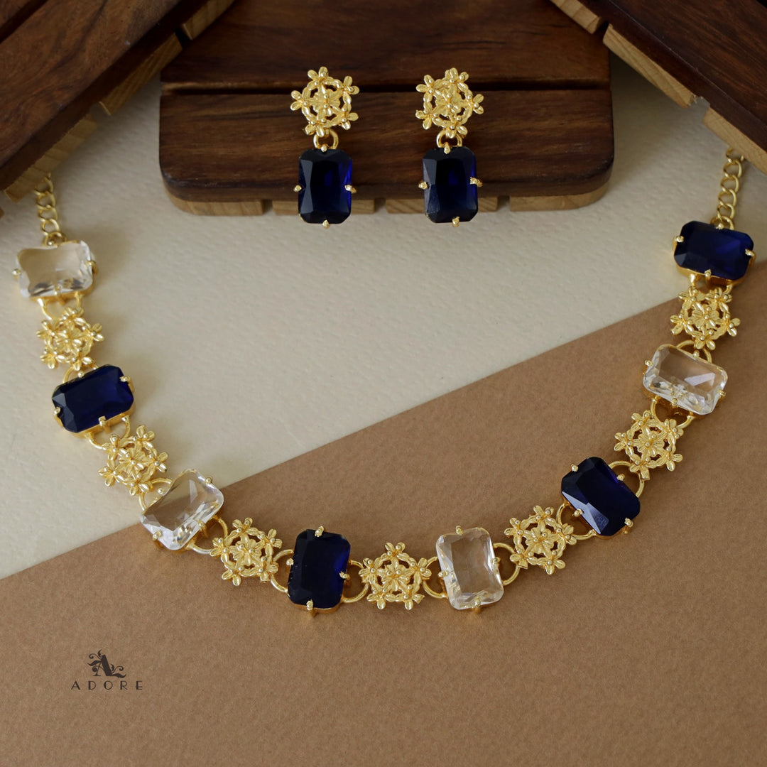 Nayara Elite Glossy Neckpiece With Earring