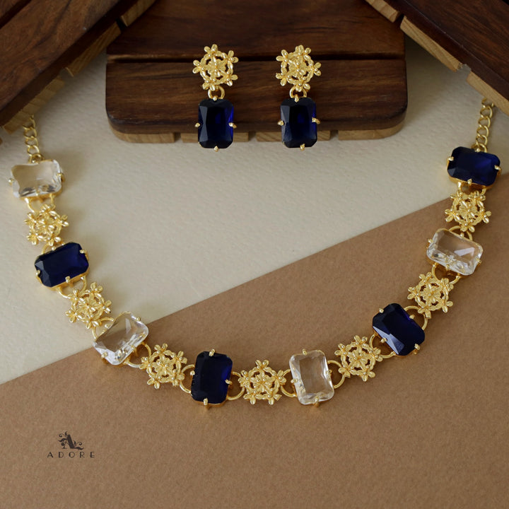 Nayara Elite Glossy Neckpiece With Earring